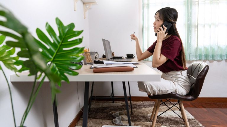 Read more about the article 6 Benefits of VoIP for the Work from Home Workforce