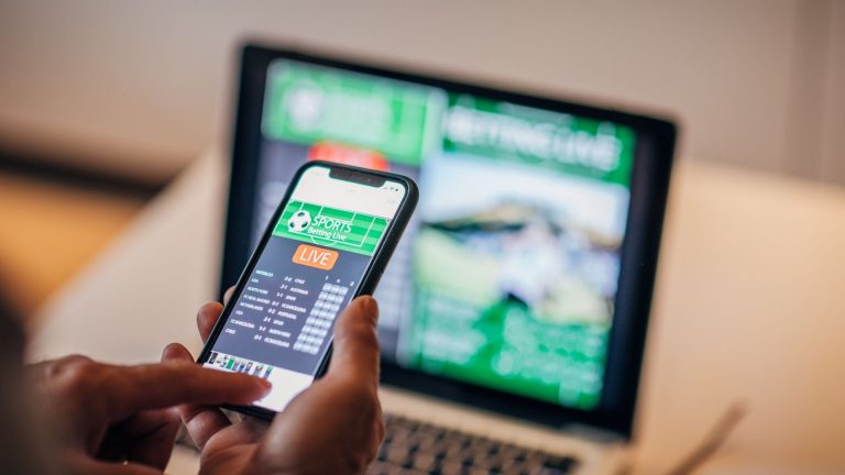 Read more about the article Why Does Mobile Site Experience Matter the Most Now?