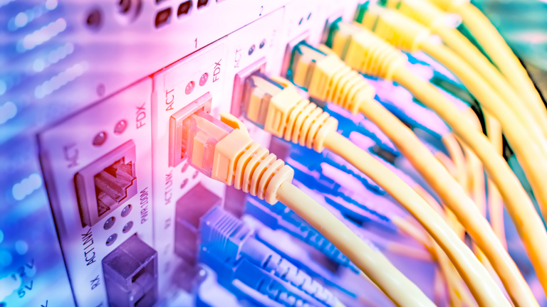 Read more about the article Top 7 Advantages of Structured Cabling Solutions