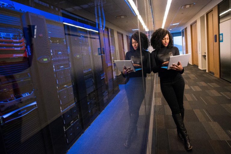 Read more about the article Understanding Types of Web Hosting offered by SPARK’s: VPS and Dedicated